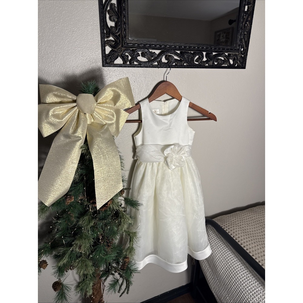 Isobella & Chloe Flower Girl Dress‎ Party White Satin Special Occasion Size 5